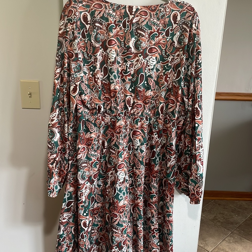 Dress - Picture 2 of 2